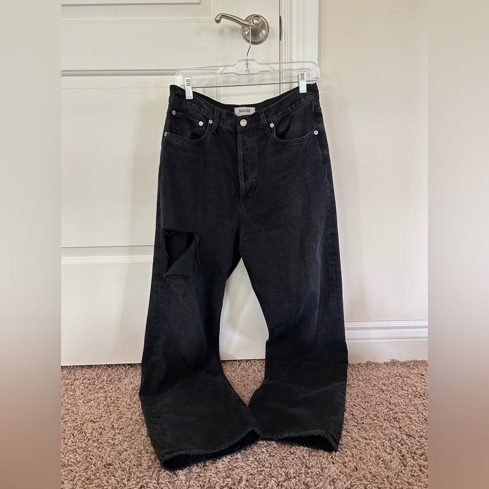 AGOLDE black mom jeans with rip detail size 30